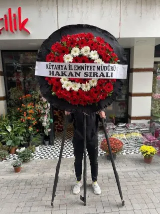Kırmızı Beyaz Gerberalı Cenaze Çelengi