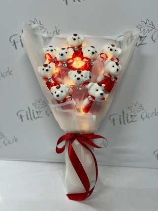 BEYAZ DÜŞTE 10 AYICIK BUKETİ 