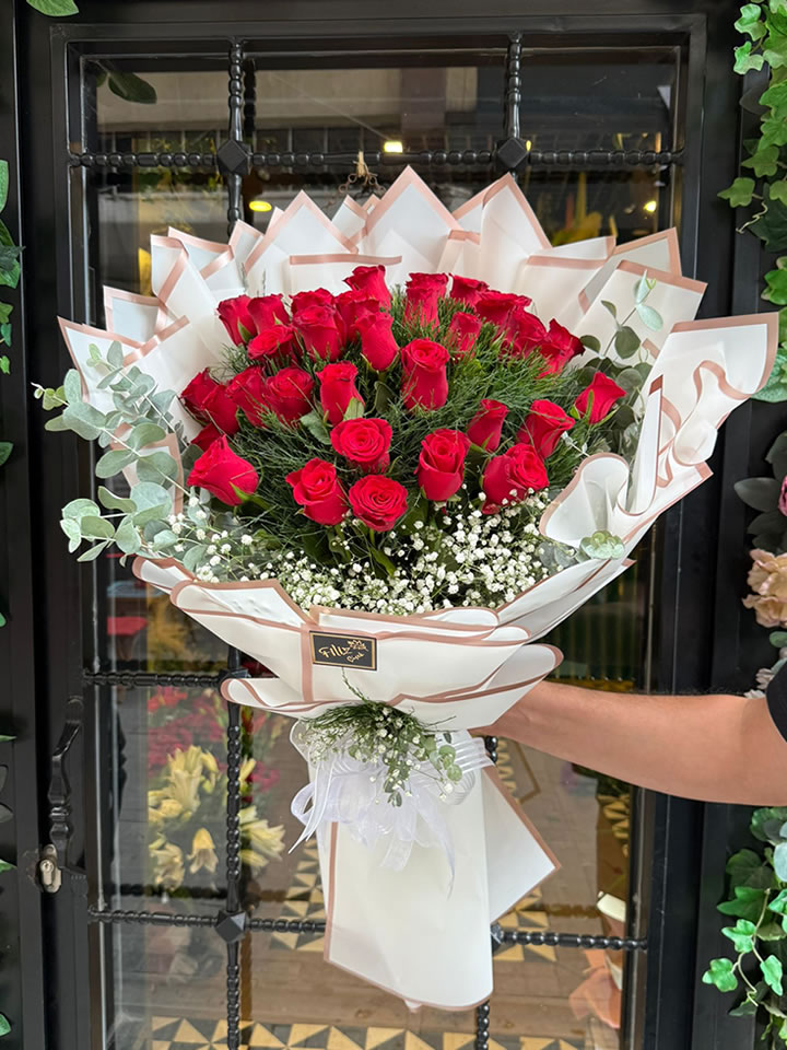 Asil Dokunuş Kırmızı Gül Buketi