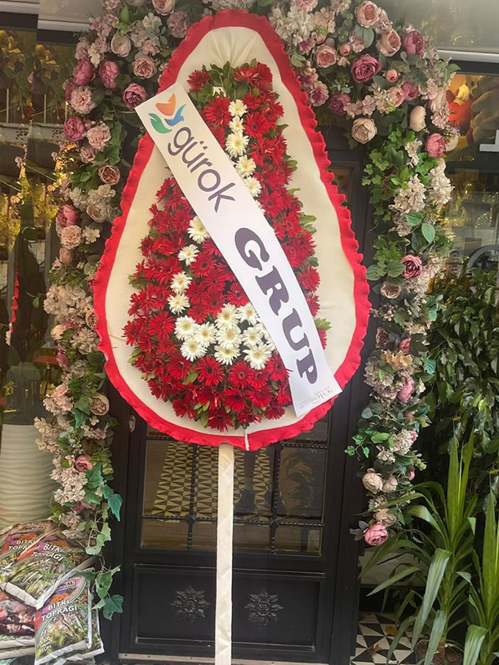 Prestige Kırmızı & Beyaz Çiçekli Çelenk