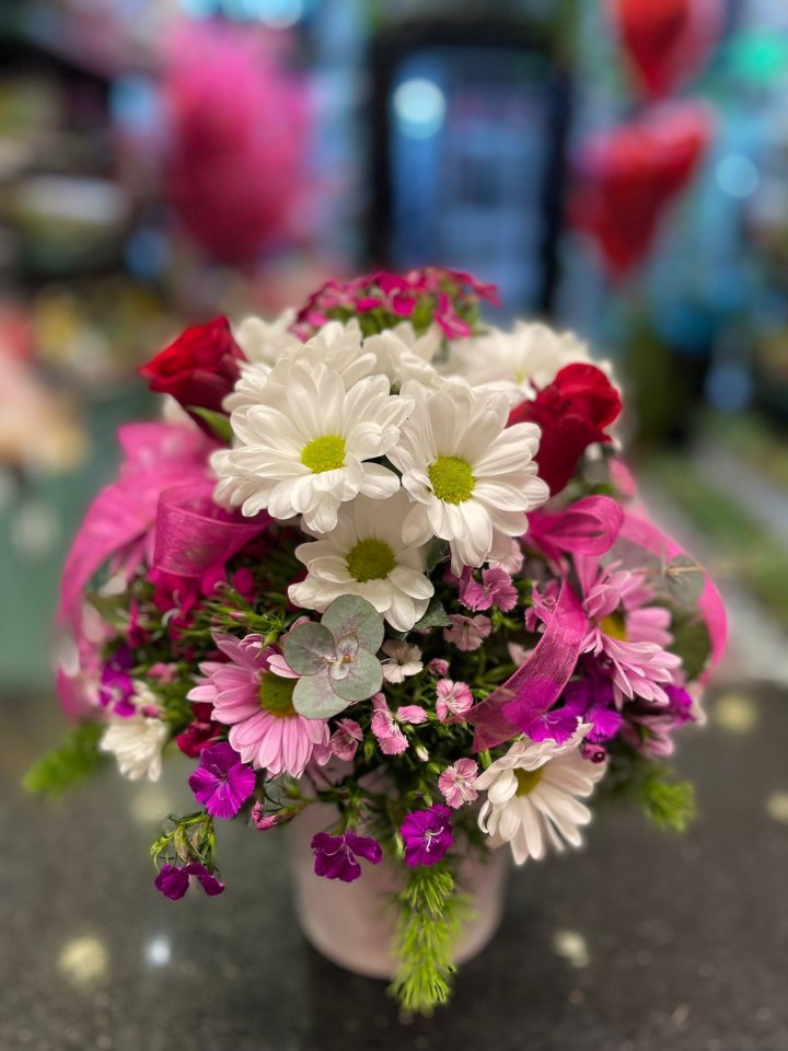 Seramikte Taptaze Çiçekler