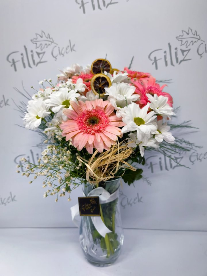Pembe Gerbera ve Beyaz Papatya Aranjmanı