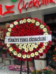 Çiçekçi - Kırmızı ve Beyaz Özel Cenaze Çelengi