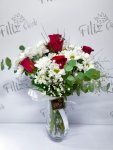 Çiçekçi - Kırmızı Güller ve Beyaz Papatyalar